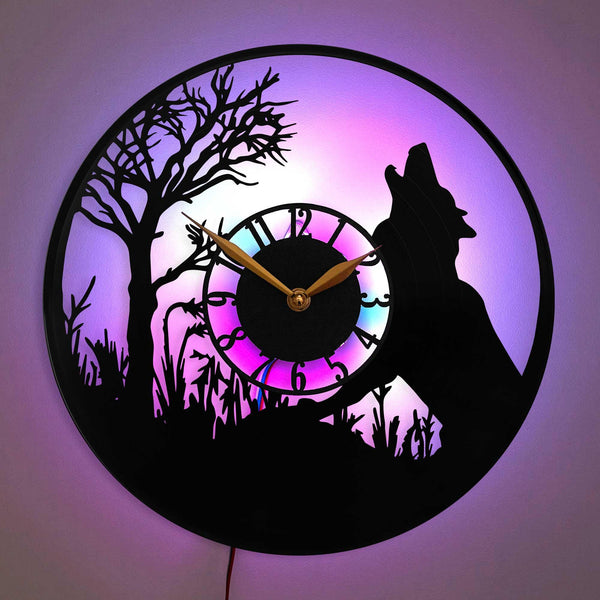 Wolf clock, Howling Wolf Clock, Nature Scene Clock, Forest Theme Wall Clock, Rustic Home Decor Clock, Wolf
